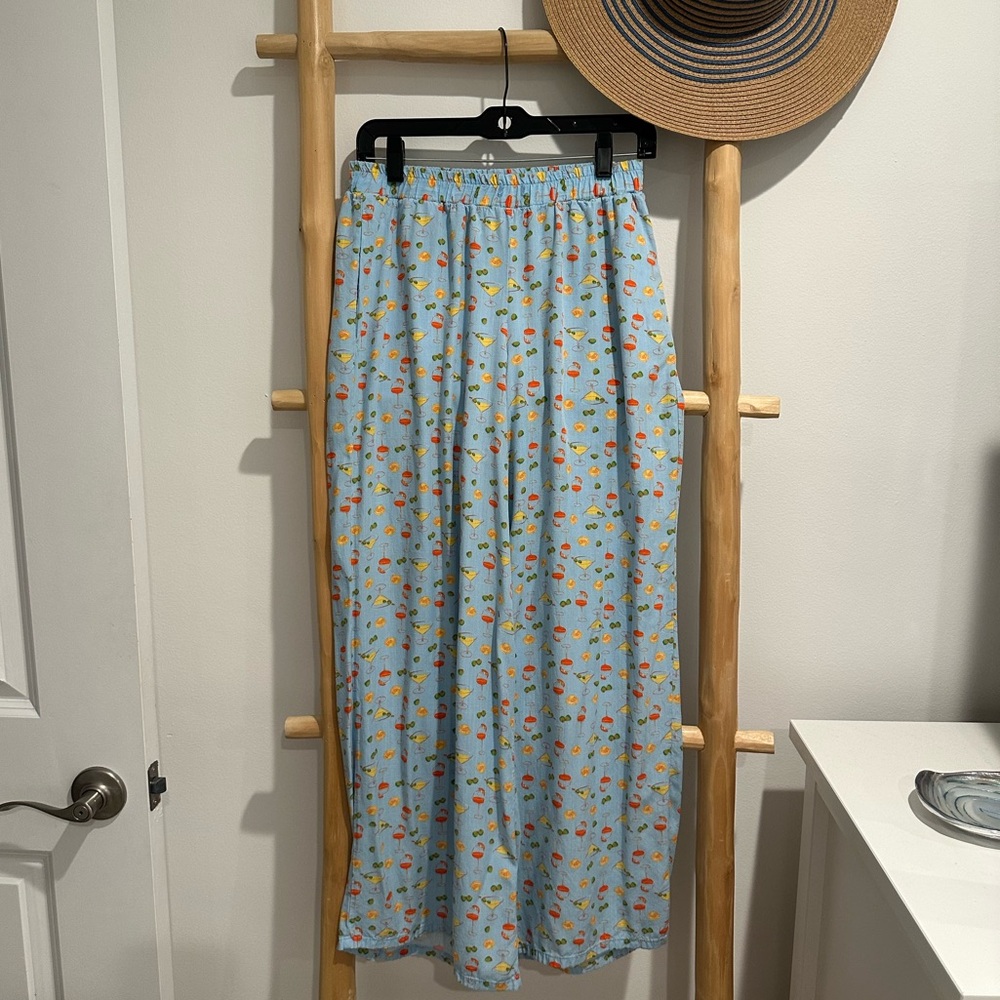 Viral Dippin' Daisy's martini cocktail shell print wide-leg pants size M